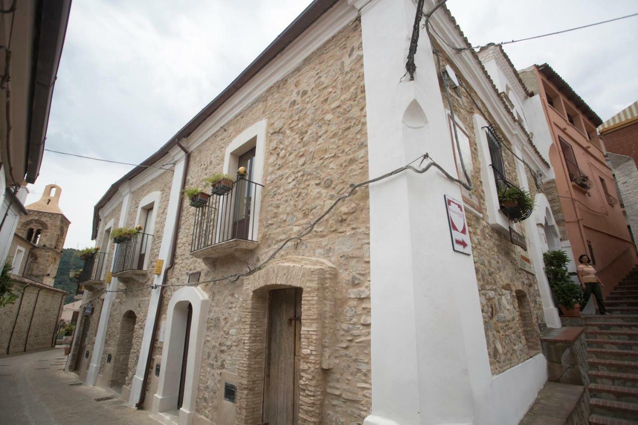 La Casa Incantata Rocca Imperiale Exterior foto
